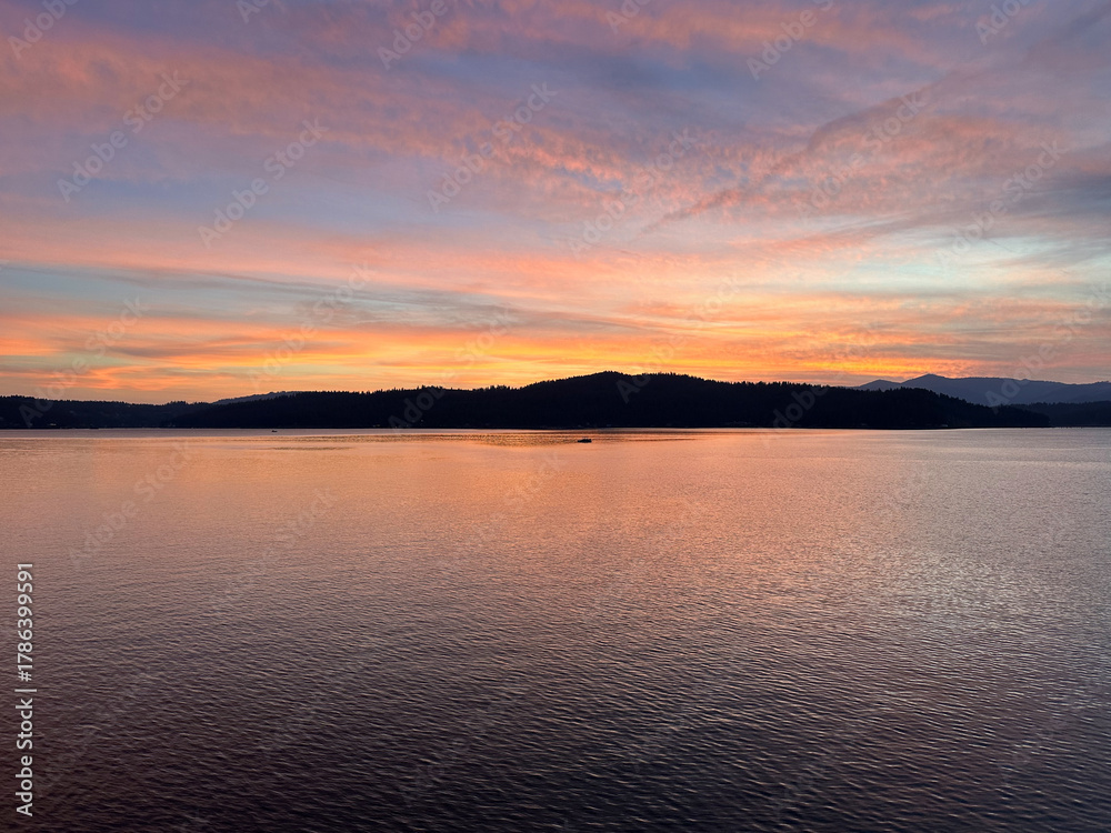 Fototapeta premium sunset at the lake