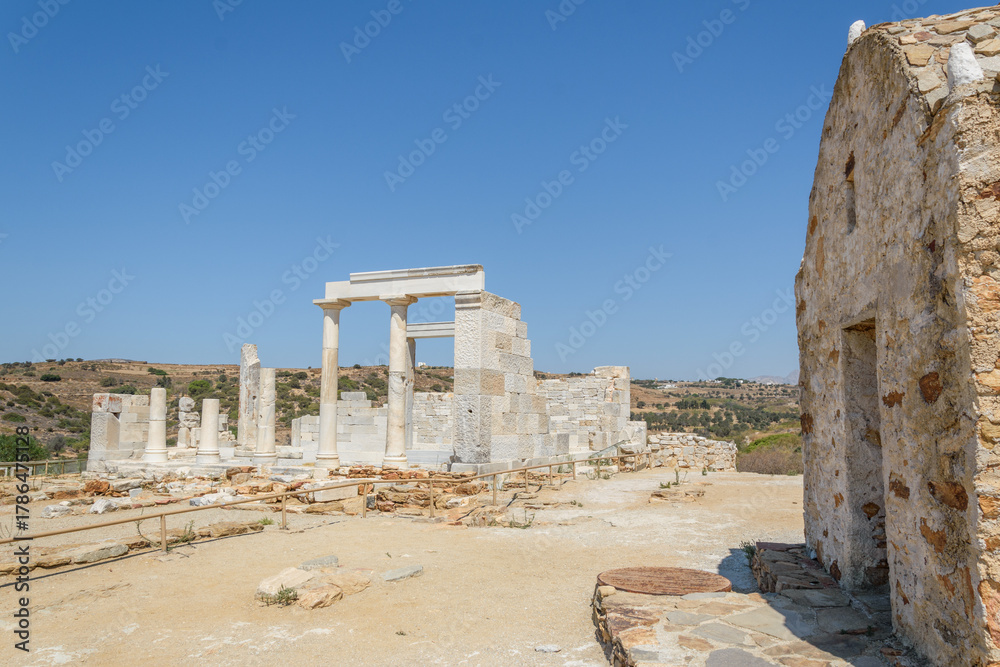 Fototapeta premium Ancient Temple of Demeter, Naxos island, Greece – Classical ruins in Cycladic landscape