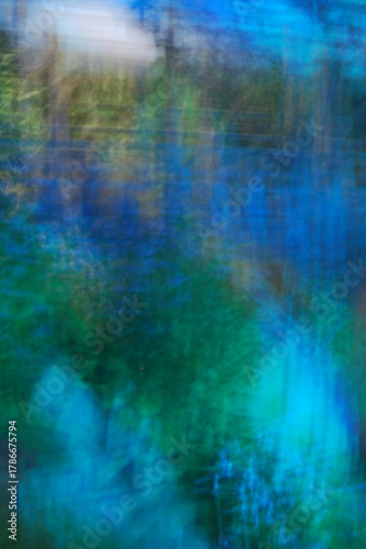 Echo of Light（光の残響）

Abstract photo of blue and green illumination lights creating a dreamy, flowing atmosphere — like an echo of light in the night.
青と緑のイルミネーションが夜の中で溶け合い、光の残響のように幻想的な雰囲気を生み出す抽象的な作品。