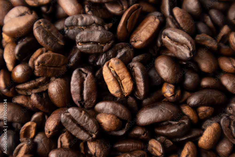 Naklejka premium details of clustered coffee beans