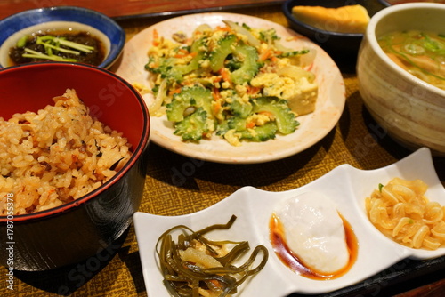 沖縄料理　ゴーヤチャンプル