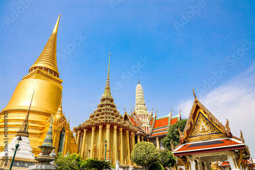 Tableau sur toile Wat Phra Kaew or Wat Phra Sri Rattana Satsadaram is temple used for various royal ceremonies during reign of King Rama I