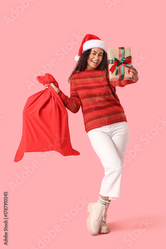 Beautiful young happy Afric...