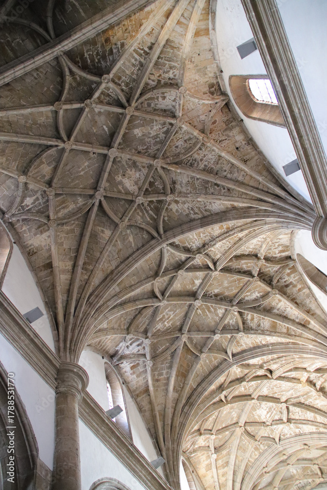 Obraz premium san miguel church in segovia in spain