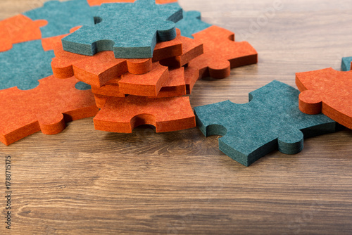 Using acoustic polyester of a certain thickness for noise insulation