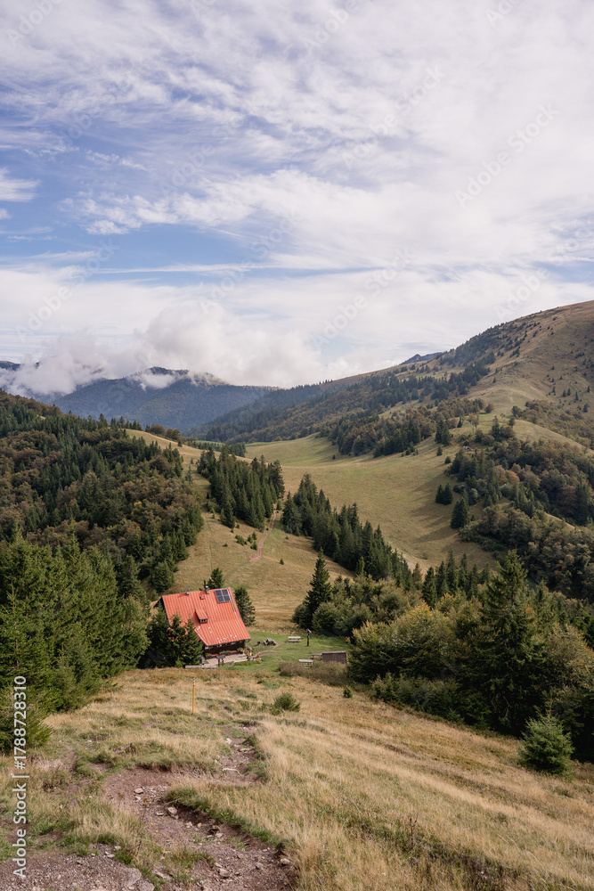 Obraz premium Autumn mountain landscapes of Velka Fatra, view from Borisov towards Ploska, Slovakia