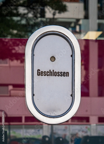 geschlossen