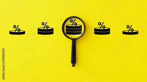 Canvastavla Searching for best interest rate - financial comparison concept