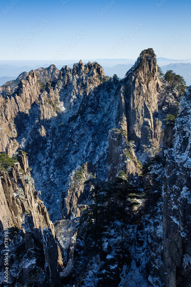 Fototapeta premium Shixin Peak of Huangshan in Anhui Province After Snowfall