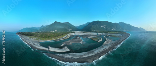 Fototapeta Naklejka Na Ścianę i Meble -  Liwu River - is a river entirely located in Xiulin Township, Hualien County, Taiwan. The deep gorges of Taroko National Park are formed by this river	