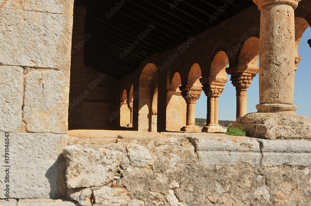 Naklejka premium iglesia de san miguel arcangel en Andaluz. Soria.España
