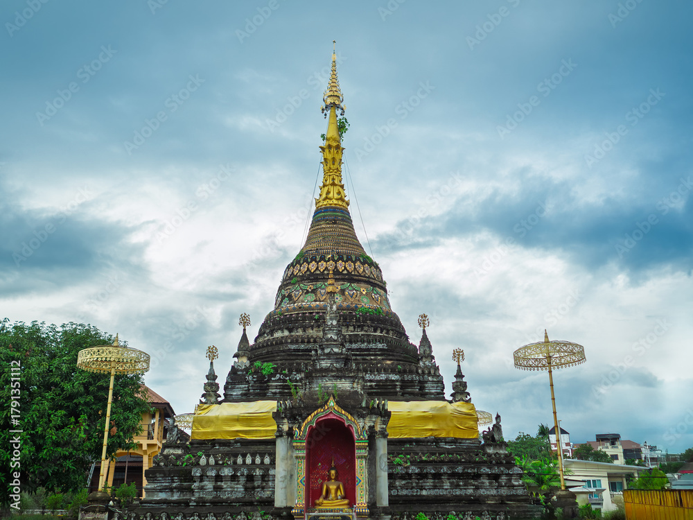 Fototapeta premium Wat Chetawan Chiang Mai, an ancient temple near Tha Phae Gate, Chiang Mai