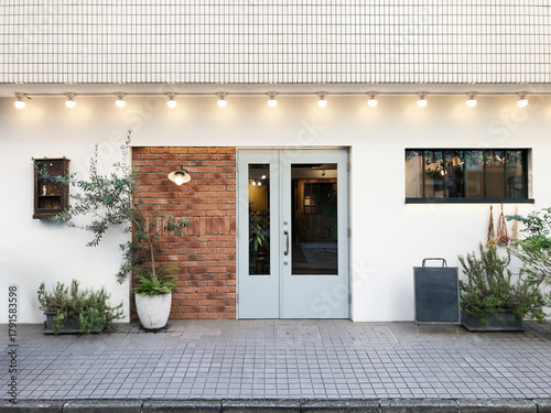 おしゃれな雰囲気の店の外観