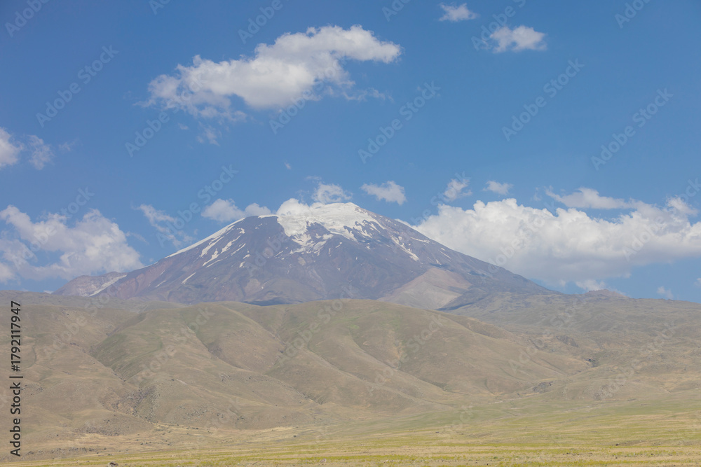 Fototapeta premium Mount Agri (Ararat), Dogubeyazit, Turkey