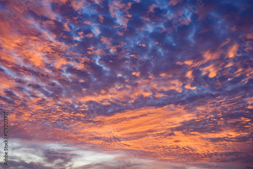 Dramatischer Wolkenhimmel am Abend im Süden von Gran Canaria