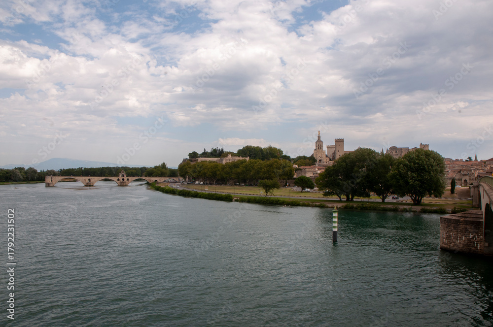 Obraz premium Citta' di Avignone, il suo fiume e i i suoi monumenti