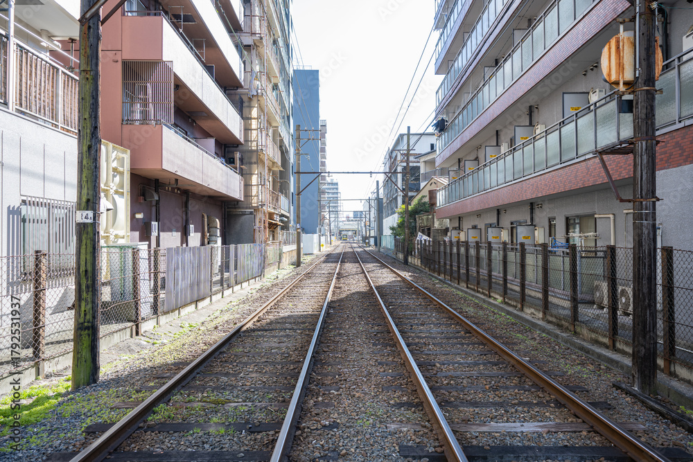 Naklejka premium 街中の線路