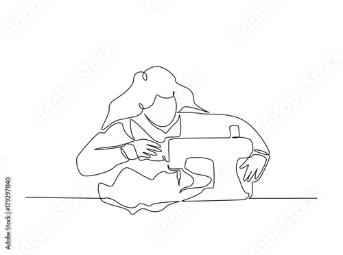 Continuous line art drawing of woman work with sewing machine. woman using sewing machine in single outline illustration.