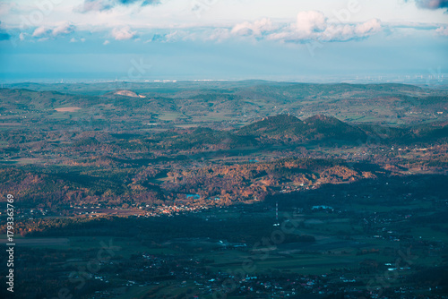 Fototapeta Naklejka Na Ścianę i Meble -  Natura, las, góry, drzewa, krajobraz, jesienią, drzew, skały, Polska, Krajobraz, Jesień, Dolny śląsk, 