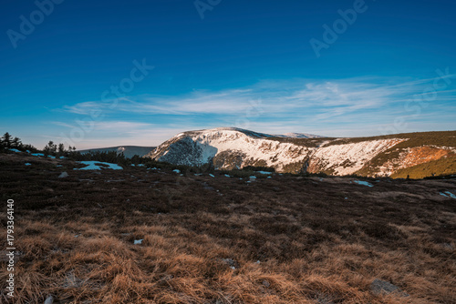 Fototapeta Naklejka Na Ścianę i Meble -  Natura, las, góry, drzewa, krajobraz, jesienią, drzew, skały, Polska, Krajobraz, Jesień, Dolny śląsk, 