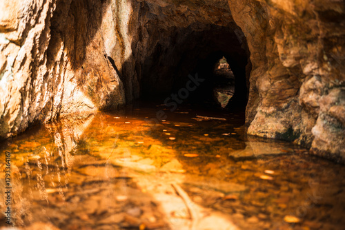 Fototapeta Naklejka Na Ścianę i Meble -  Natura, las, góry, drzewa, krajobraz, jesienią, drzew, skały, Polska, Krajobraz, Jesień, Dolny śląsk, 