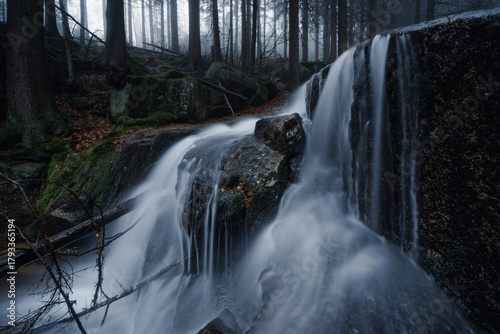 Fototapeta Naklejka Na Ścianę i Meble -  Natura, las, góry, drzewa, krajobraz, jesienią, drzew, skały, Polska, Krajobraz, Jesień, Dolny śląsk, 