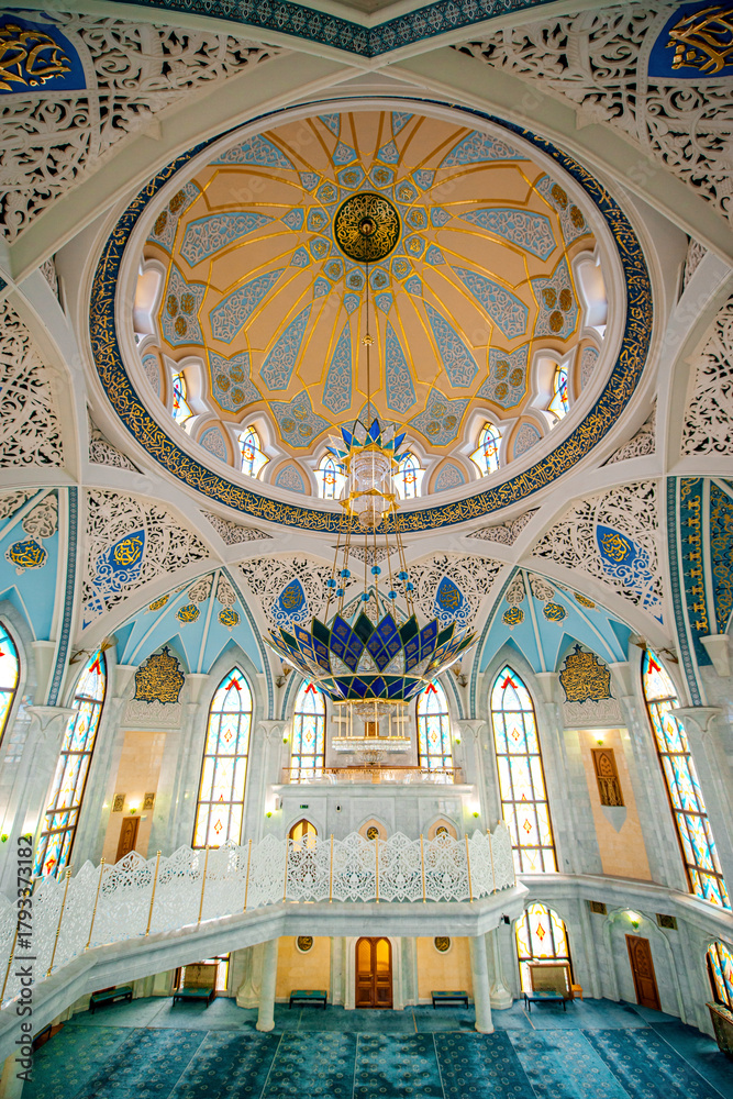 Obraz premium The prayer hall of the main mosque in Tatarstan, Kul Sharif