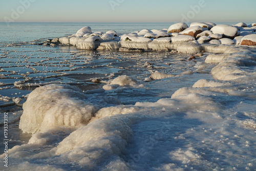 Fototapeta Naklejka Na Ścianę i Meble -  frozen shore of the baltic sea
