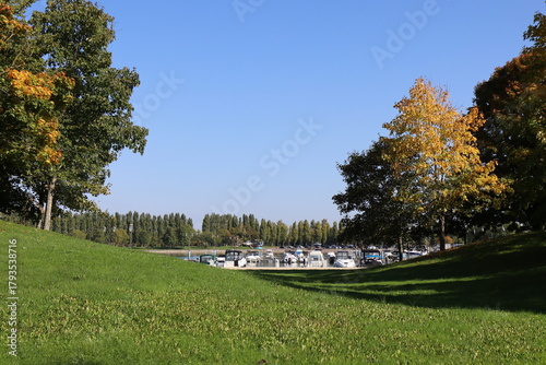 Le port de Dienville, port de plaisance sur le lac d'Amance, village de Dienville, département de l'Aube, France