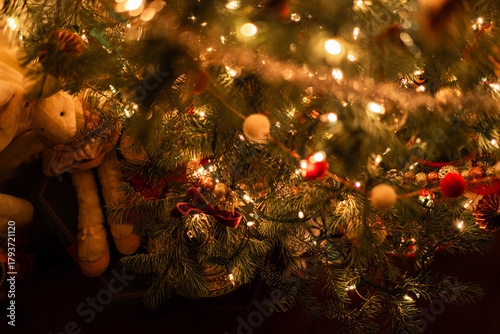 vintage and cozy christmas tree decorations