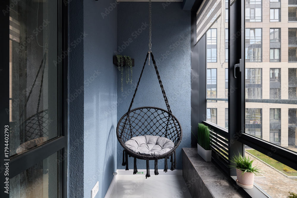 Obraz premium Contemporary balcony space featuring tranquil decor and scenic views