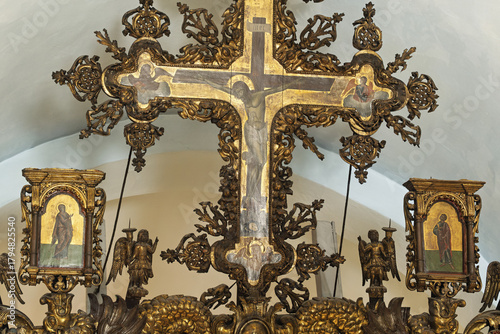 Billede på lærred richly decorated iconostasis with gold accents and religious paintings, includin