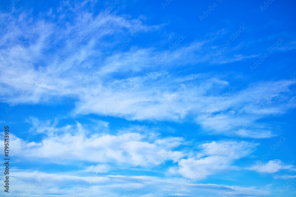 Naklejka premium Sky Replacement Fine Day New Zealand Good Thin Clouds