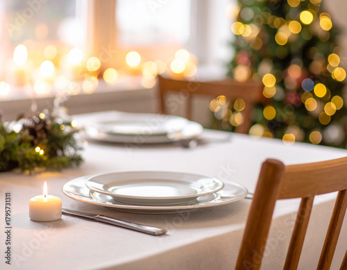 Puste miejsce dla niespodziewanego gościa przy stole wigilijnym