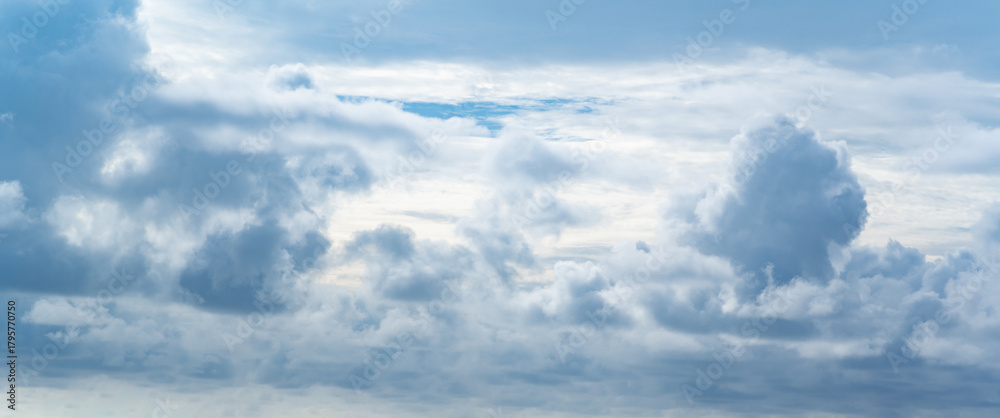 Obraz premium Beautiful sky with cloudscape