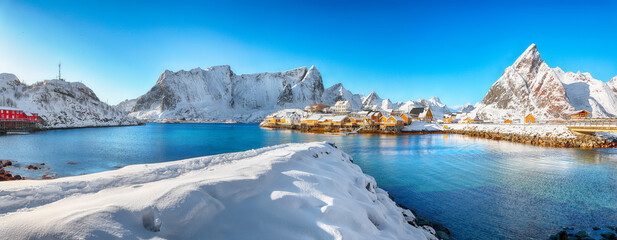 Papier peint photo Lofoten Sakrisøy en hiver sous la neige  © pilat666