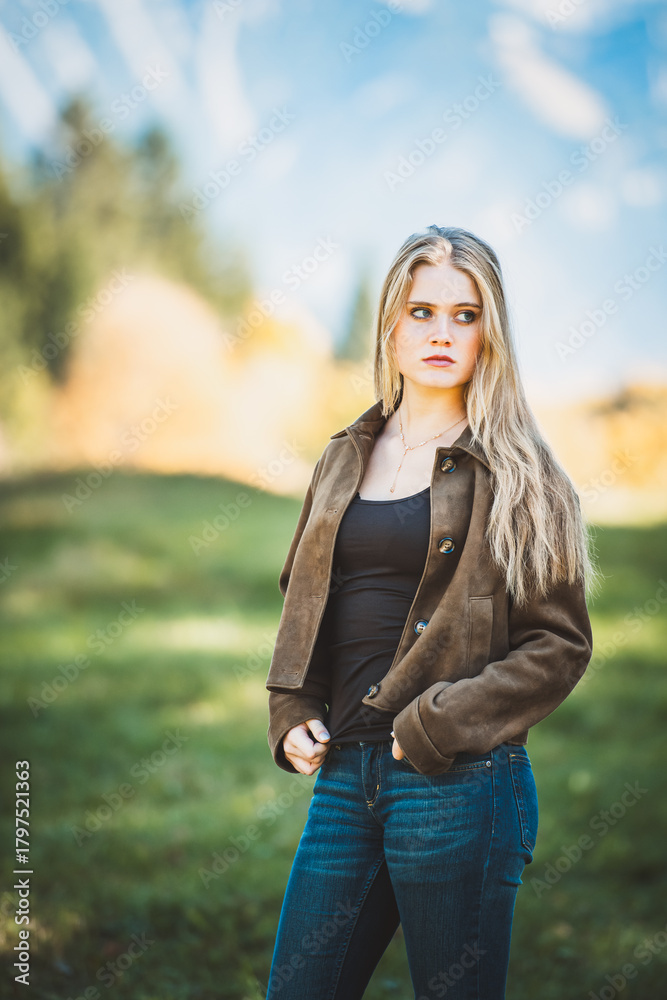 Obraz premium Junge blonde Frau