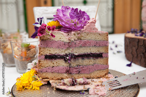 Wedding cake cut in half