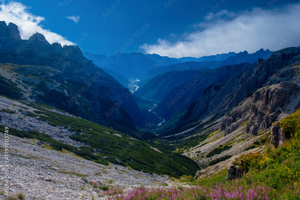 Fototapeta premium Nature landscape around the Tre Cime di Lavaredo (Three Peaks), Tre Cime Natural Park, Southern Dolomites, Italy. Rifugio Auronzo – Rifugio Lavaredo – Rifugio Locatelli – return via Pian di Cengia.