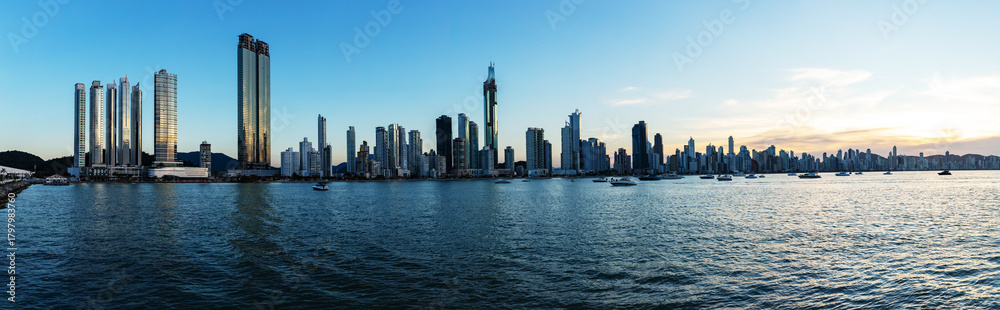 Obraz premium Panoramic view of the city of Balneario Camboriu, Santa Catarina, Brazil.