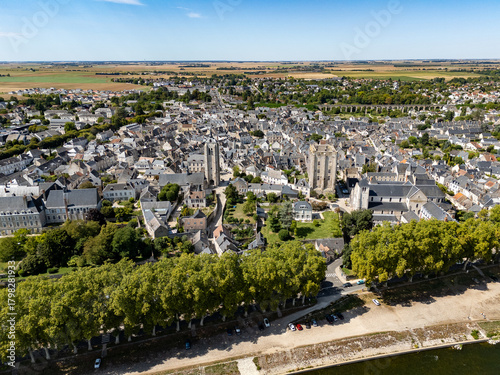 Photo aérienne de Beaugency en Val de Loire. Aerial photo of Beaugency in the Loire Valley.