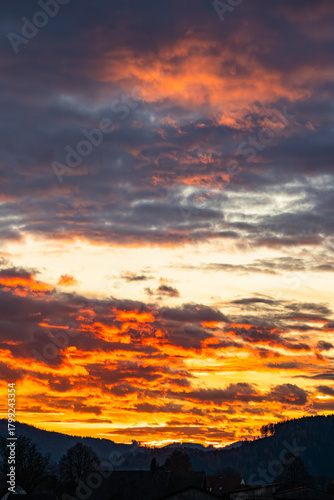 Sonnenuntergang Mürztal - Hochsteiermark - Österreich - Abendrot - Rapsfeld