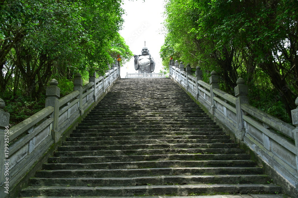 Obraz premium ベトナムニンビン省のバイディンパゴダ