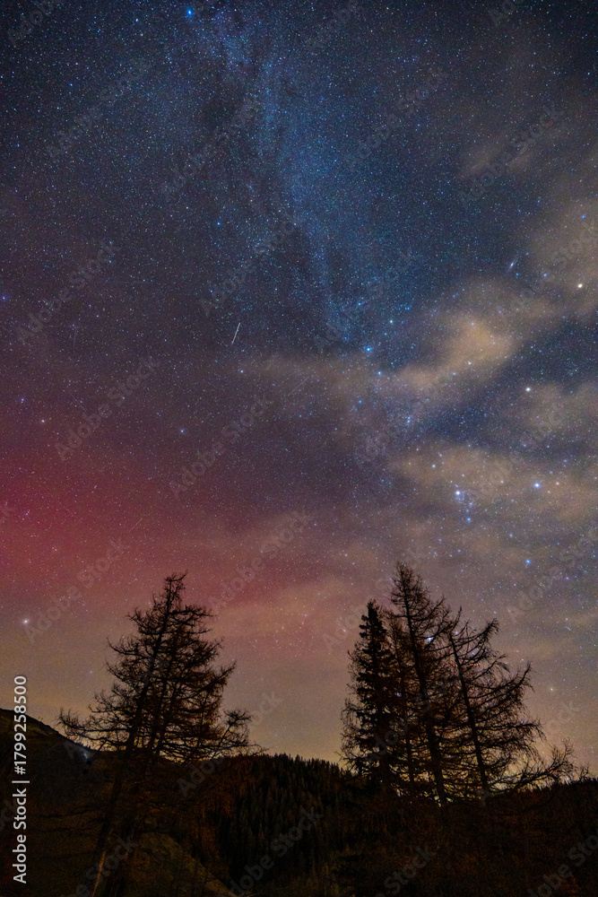 Fototapeta premium Polarlicht Österreich - Hochsteiermark - Alpen - Steiermark