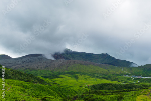 Tableau sur toile The Nakadake crater is a larger active crater of the Mount Aso volcano allowing