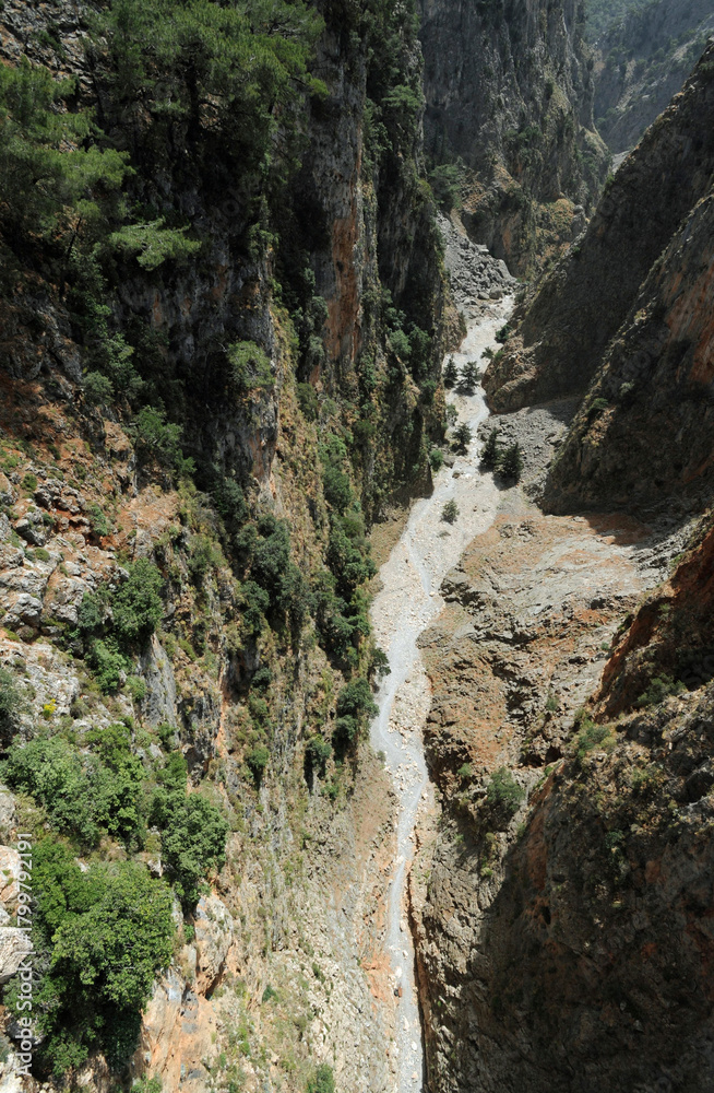 Obraz premium Les gorges d'Aradaina près d'Anopoli dans les Sfakia en Crète
