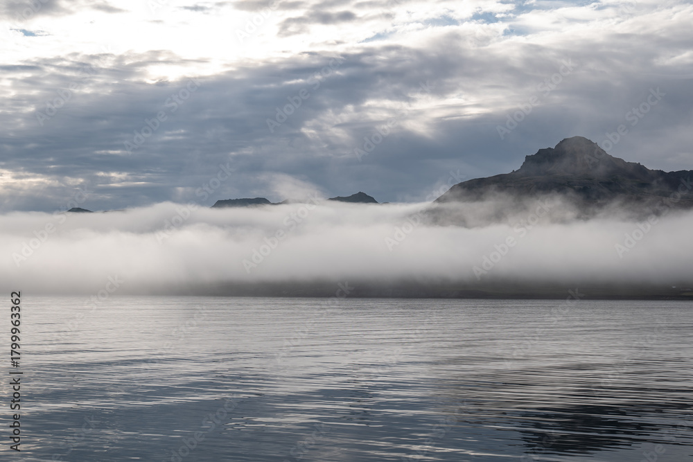 Obraz premium mountains and sea in Iceland