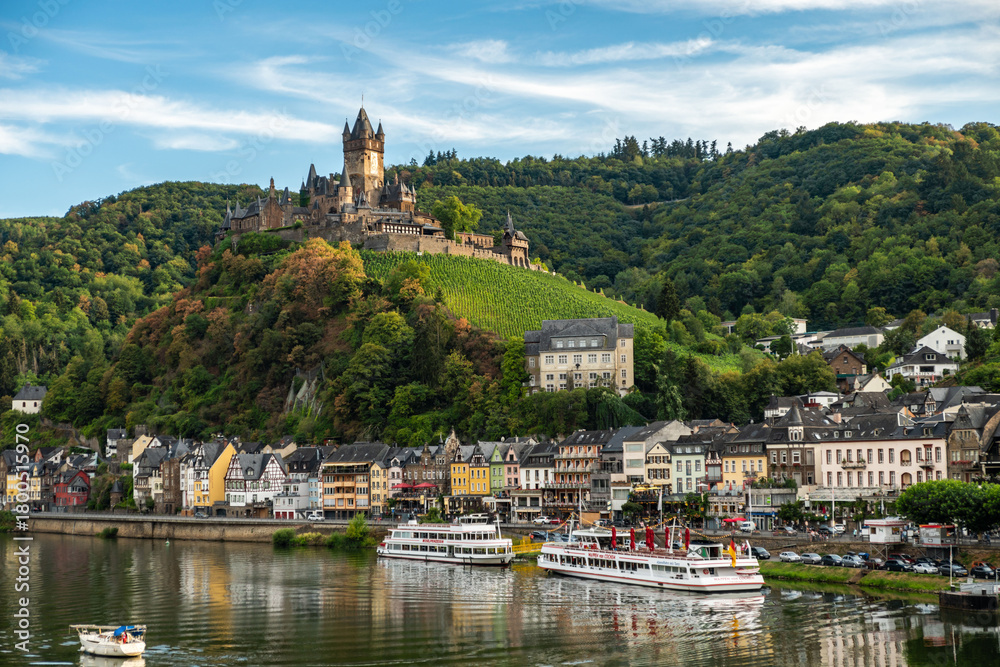 Naklejka premium Beautiful Summer View of Castle Cochem and Moselle River, Germany