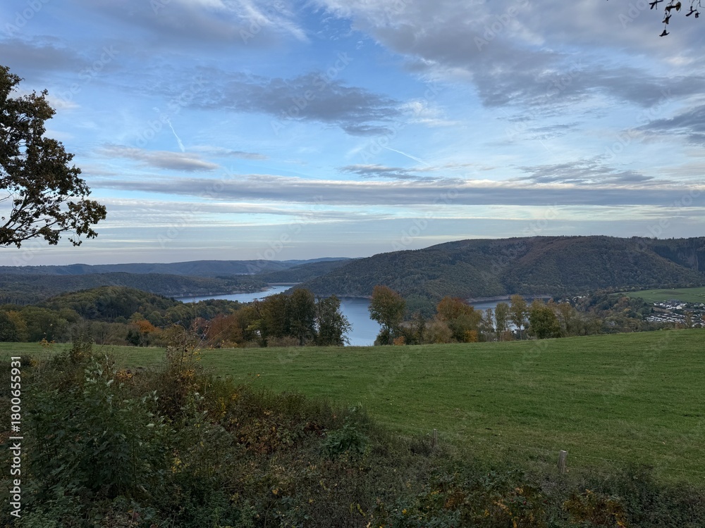 Obraz premium autumn landscape in the mountains