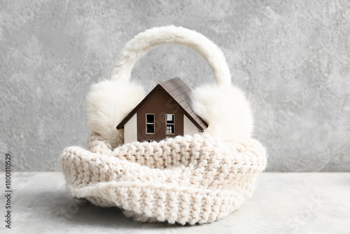 Model of house with warm sc...